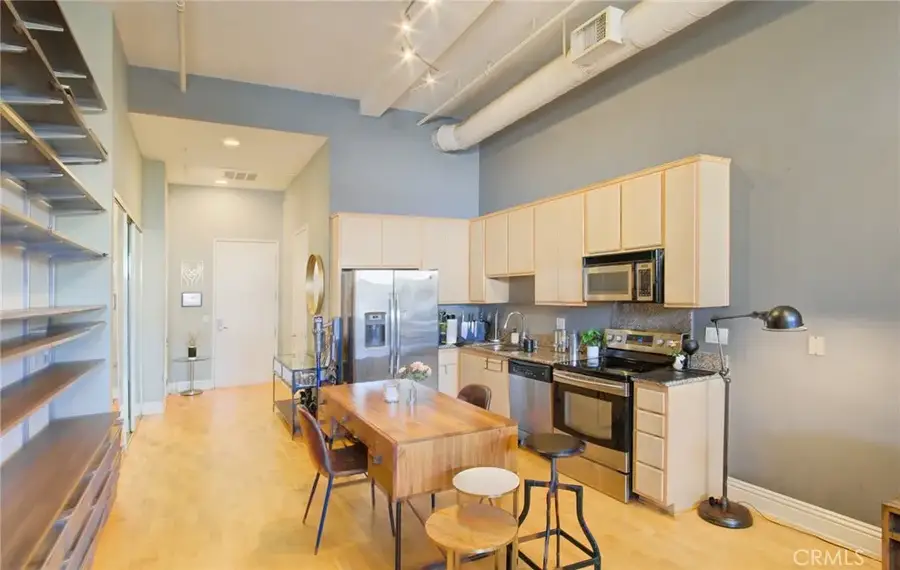 175 S Lake #402, Pasadena, CA 91101 - Image #2