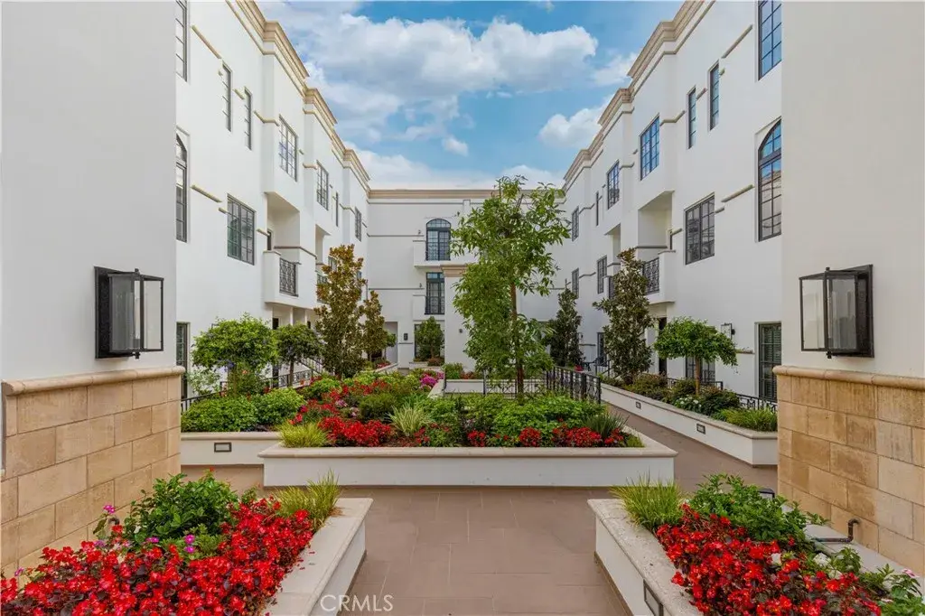 288 S Oakland Ave #211, Pasadena, CA 91101 - Image #1