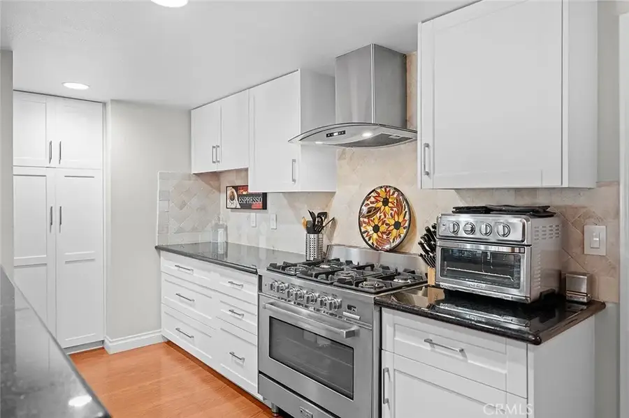 7671 Juliette Low Drive, Huntington Beach, CA 92647 - Image #2