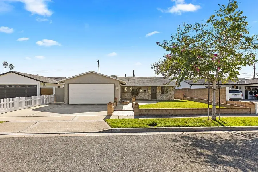 995 Post Road, Costa Mesa, CA 92626 - Image #2