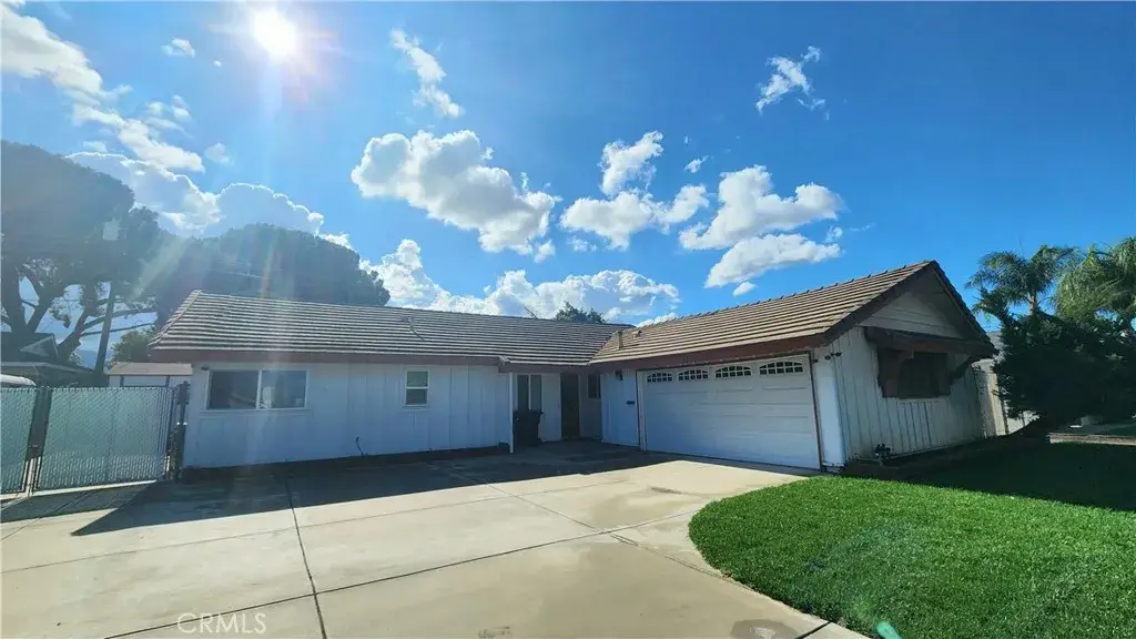 924 Lorna Street, Corona, CA 92882 - Image #1