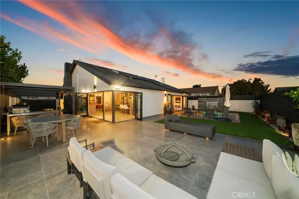 985 Begonia Avenue, Costa Mesa, CA 92626 - Image #1