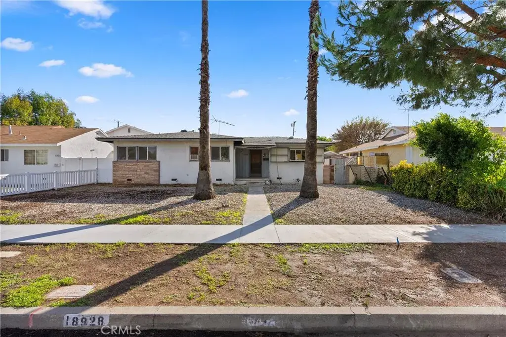 18928 Victory Boulevard, Tarzana, CA 91335 - Image #1