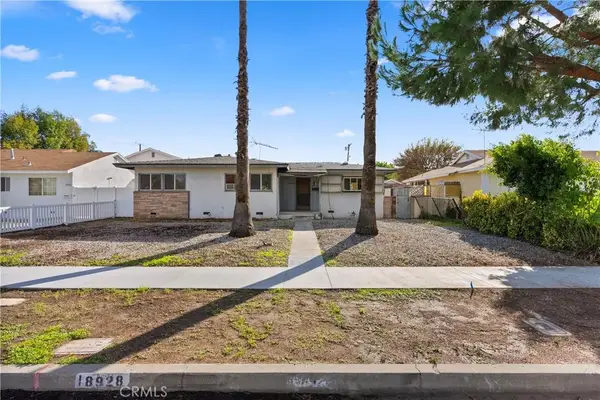 18928 Victory Boulevard, Tarzana, CA 91335