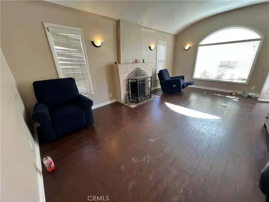 1855 W 68th, Los Angeles, CA 90047 - Image #2