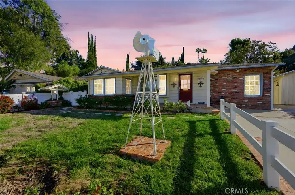 22050 Independencia Street, Woodland Hills, CA 91364 - Image #1