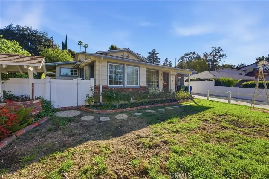 22050 Independencia Street, Woodland Hills, CA 91364 - Image #2