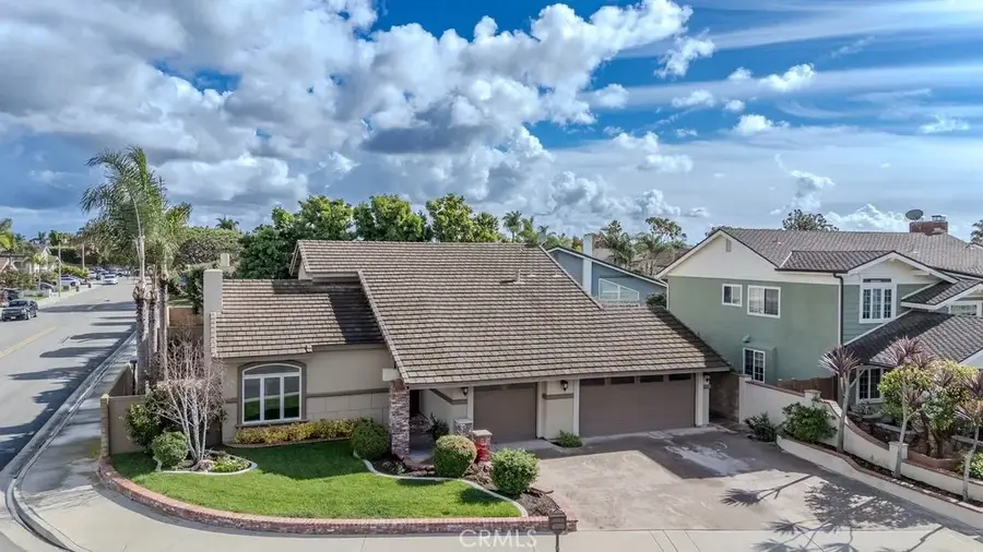 19542 Drybrook Ln., Huntington Beach, CA 92646 - Image #2