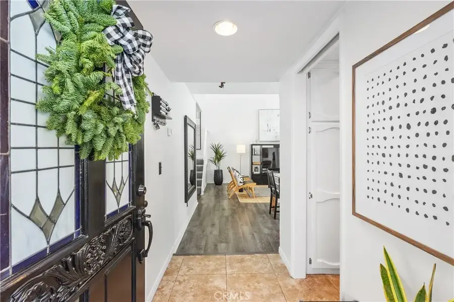 924 Hyde Court, Costa Mesa, CA 92626 - Image #3