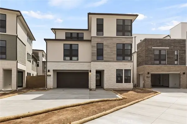 204 Stage, Irvine, CA 92618