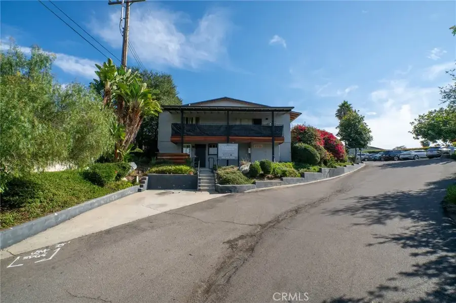 1010 Clearbrook Lane, Vista, CA 92084 - Image #2