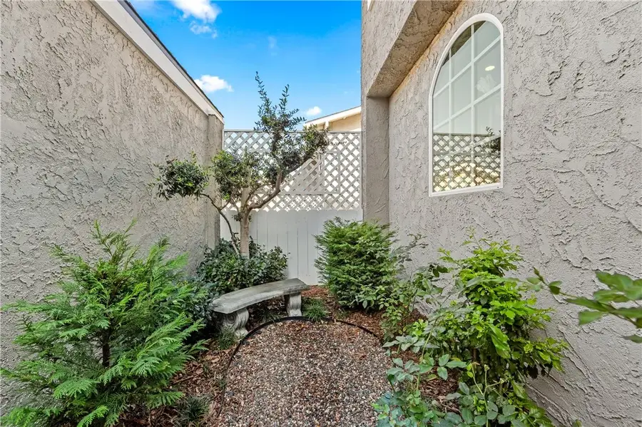 18576 Vallarta, Huntington Beach, CA 92646 - Image #3