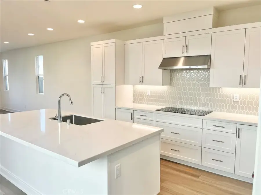 373 S Nevada Avenue, San Buenaventura Ventura, CA 93004 - Image #3