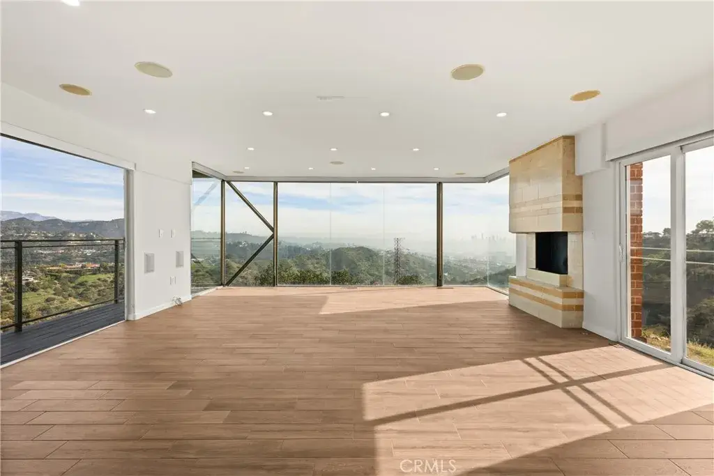 6960 Pacific View, Los Angeles, CA 90068 - Image #1