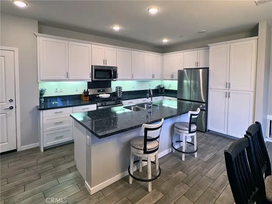 27448 Clarise Ln, Murrieta, CA 92562 - Image #3