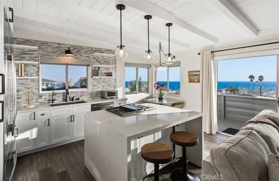 284 Chiquita, Laguna Beach, CA 92651 - Image #3