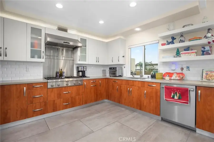 308 5th Street, Huntington Beach, CA 92648 - Image #2