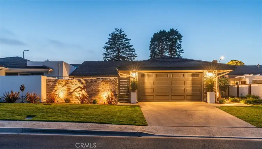 35 Beachcomber Drive, Corona Del Mar, CA 92625 - Image #3