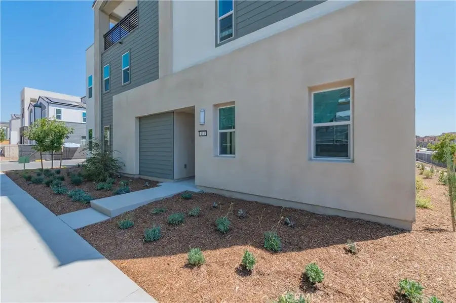 414 Treble, Irvine, CA 92618 - Image #3
