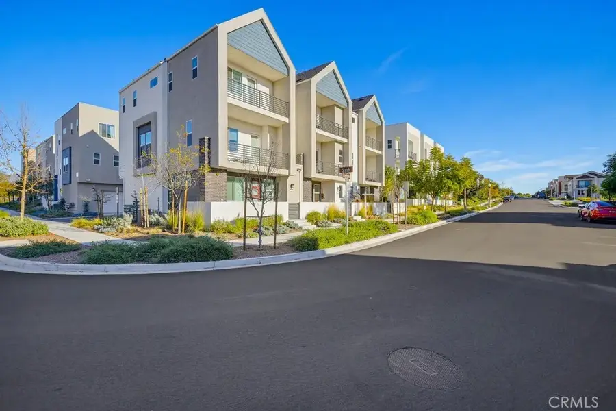 104 Restore, Irvine, CA 92618 - Image #2