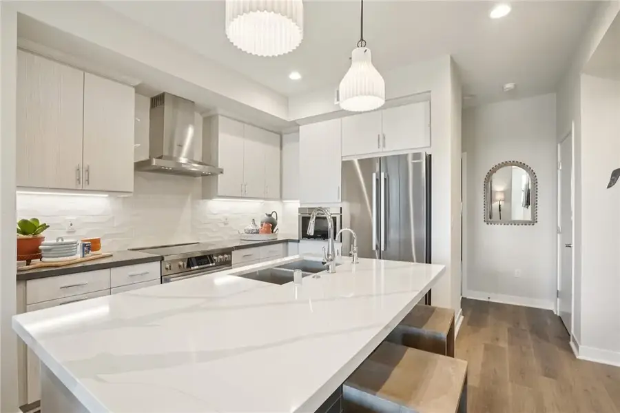 127 N First Avenue, Upland, CA 91786 - Image #2