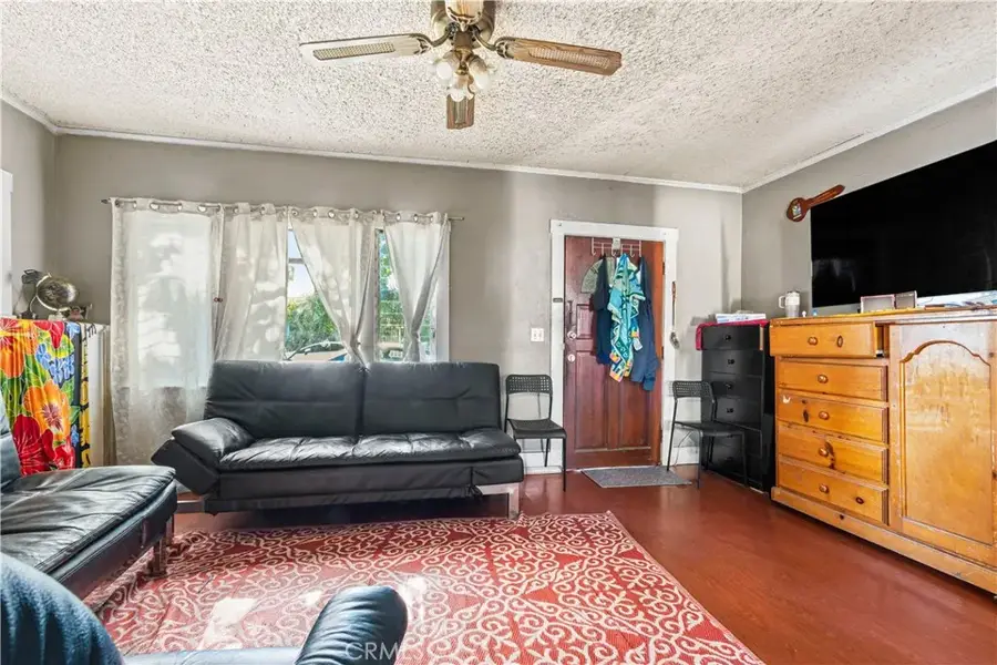 427 E Platt Street, Long Beach, CA 90805 - Image #2