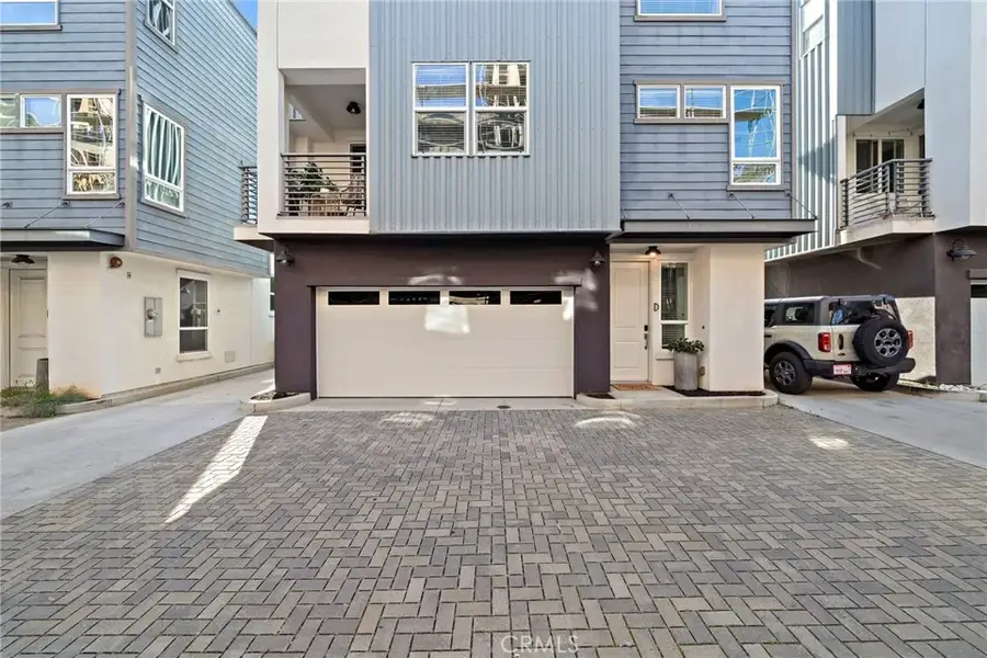 1974 Meyer Place #D, Costa Mesa, CA 92627 - Image #2