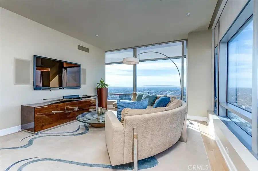 900 W Olympic Boulevard #47B, Los Angeles, CA 90015 - Image #2