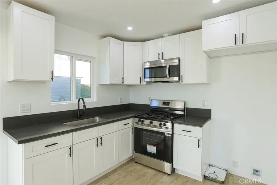 11114 Willowbrook Avenue, Los Angeles, CA 90059 - Image #3