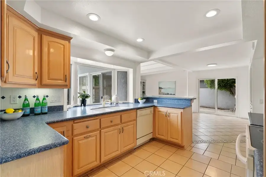 21941 Oceanview Lane, Huntington Beach, CA 92646 - #3