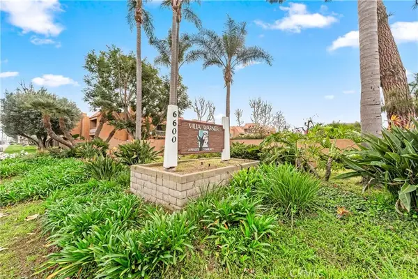 6600 Warner #15, Huntington Beach, CA 92647
