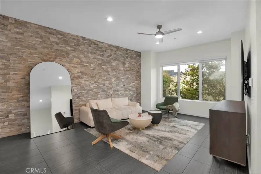 21 Gramercy #220, Irvine, CA 92612 - #2