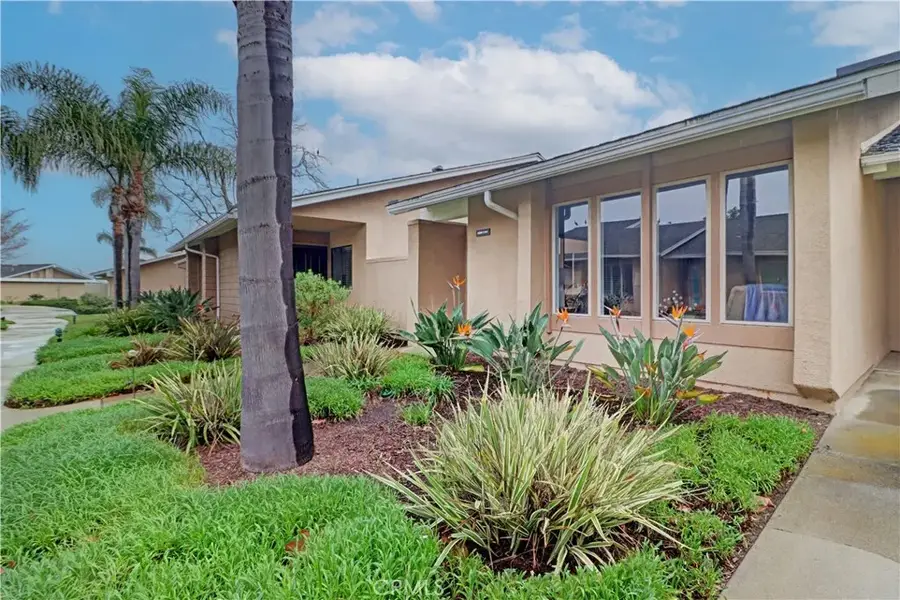 8566 Sierra #911-C, Huntington Beach, CA 92646 - Image #2