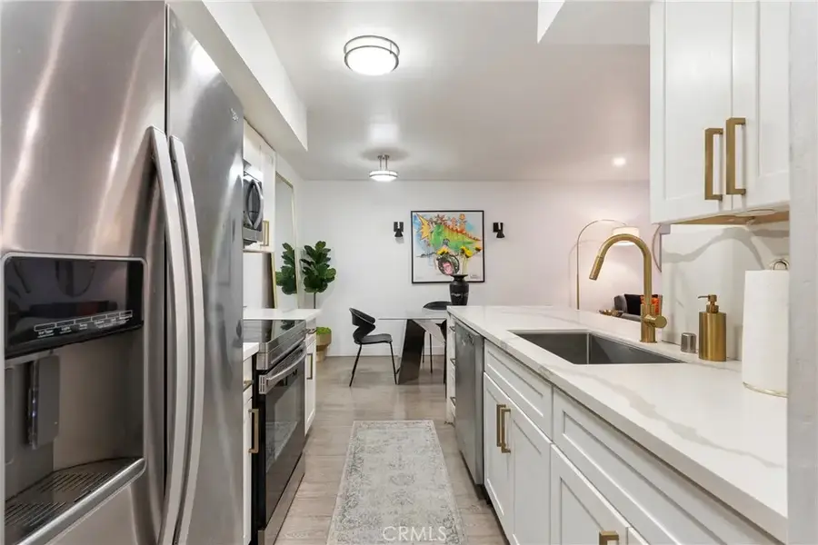 906 N Doheny #303, West Hollywood, CA 90069 - Image #2