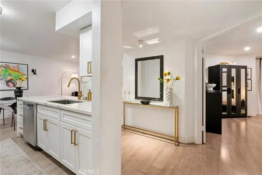 906 N Doheny #303, West Hollywood, CA 90069 - Image #3