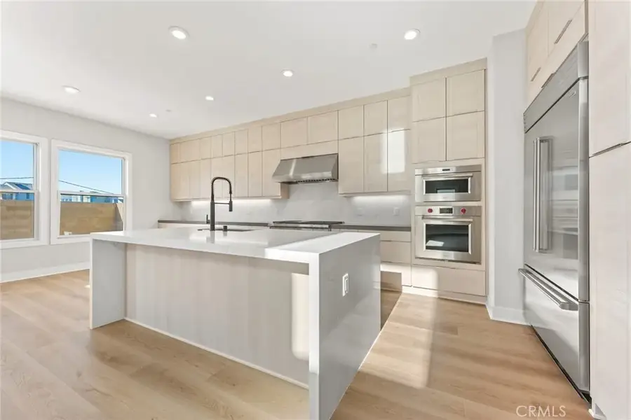 209 Stage, Irvine, CA 92618 - Image #2