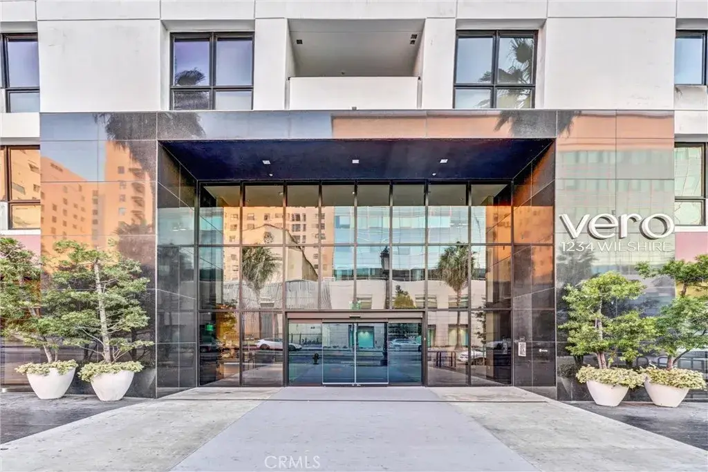 1234 Wilshire Boulevard #207, Los Angeles, CA 90017 - Image #1