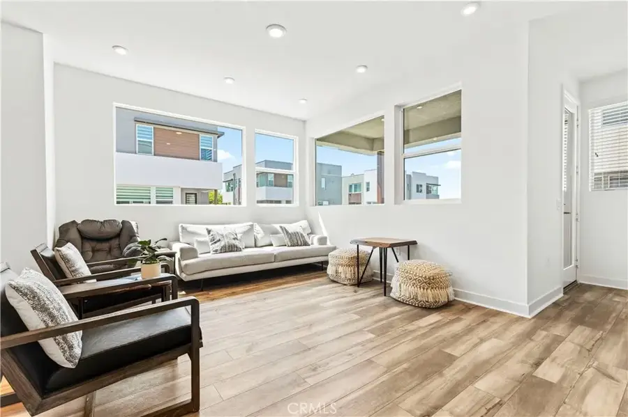 609 S Lyon Street, Santa Ana, CA 92705 - Image #2