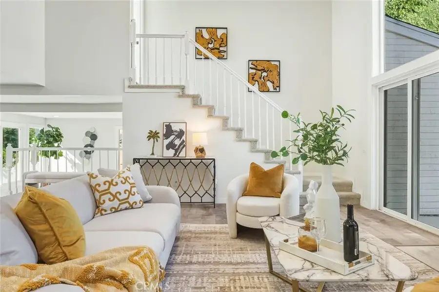 2423 Rockdell, La Crescenta, CA 91214 - Image #2