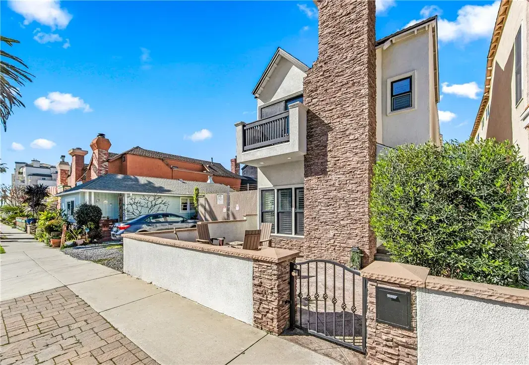 219 2nd Street, Huntington Beach, CA 92648 - Image #1