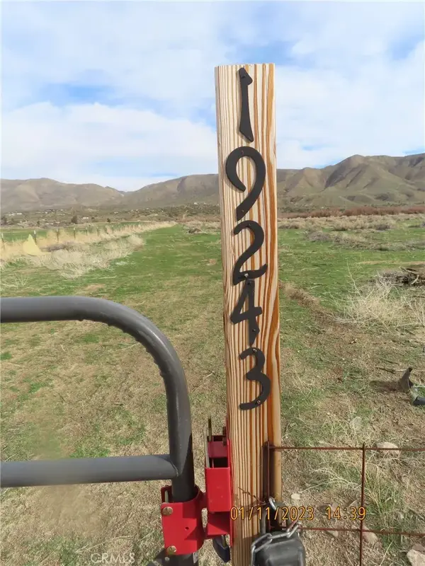 19243 Whitehaven, Hesperia, CA 92345