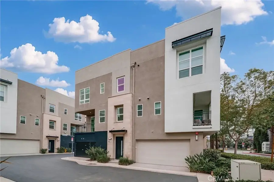 2210 Synergy, Irvine, CA 92614 - #2