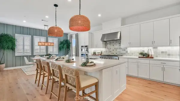 24431 Camino Oceano, Valencia, CA 91354