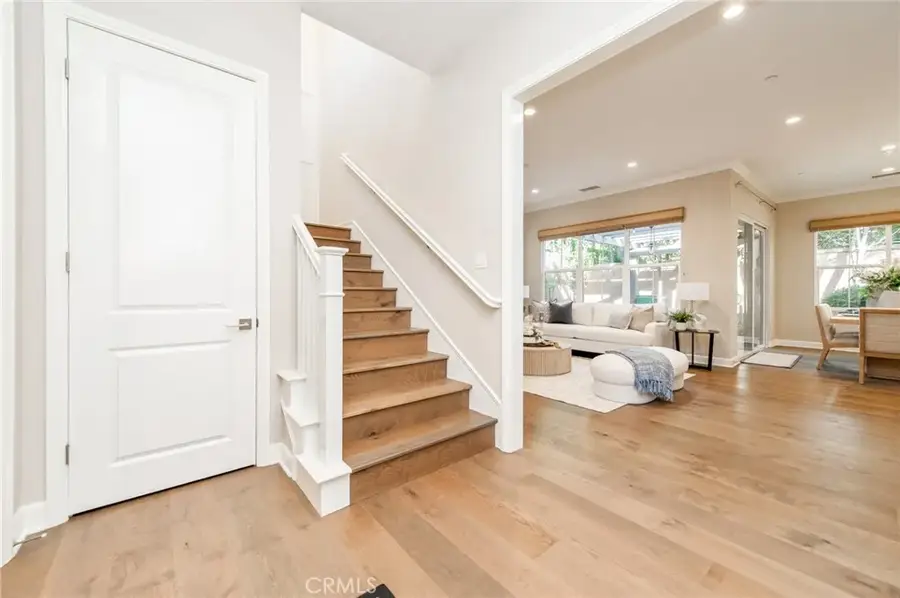 211 Canvas, Irvine, CA 92620 - #2