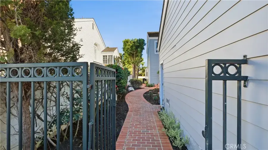 18 Hillsdale, Newport Beach, CA 92660 - #2