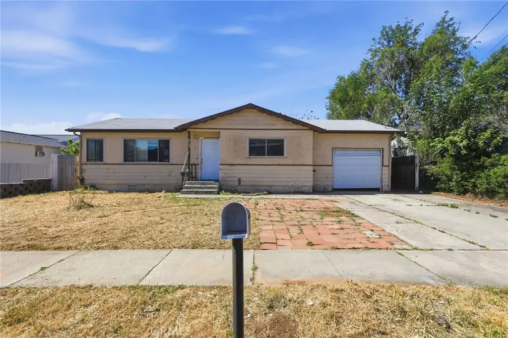 913 Goldenrod, Escondido, CA 92027 - #1