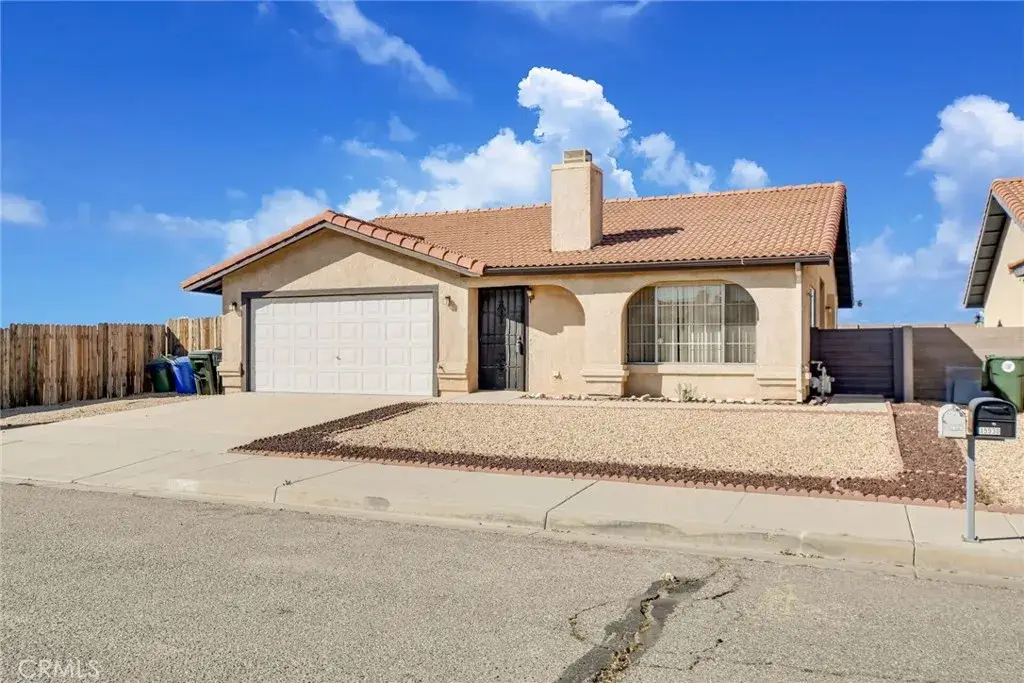 15920 Foxwood, Victorville, CA 92395 - #1
