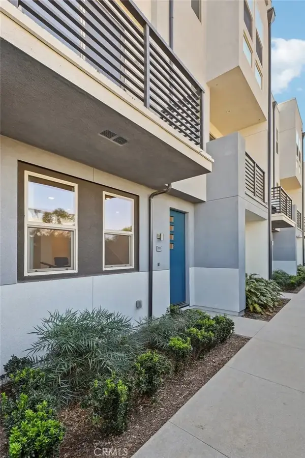 337 Placemark, Irvine, CA 92614