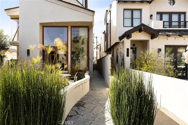 517 Larkspur #2, Corona Del Mar, CA 92625
