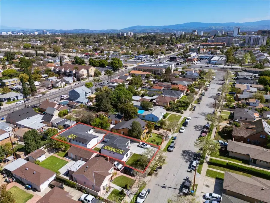 1411 W 7th Street, Santa Ana, CA 92703 - #3